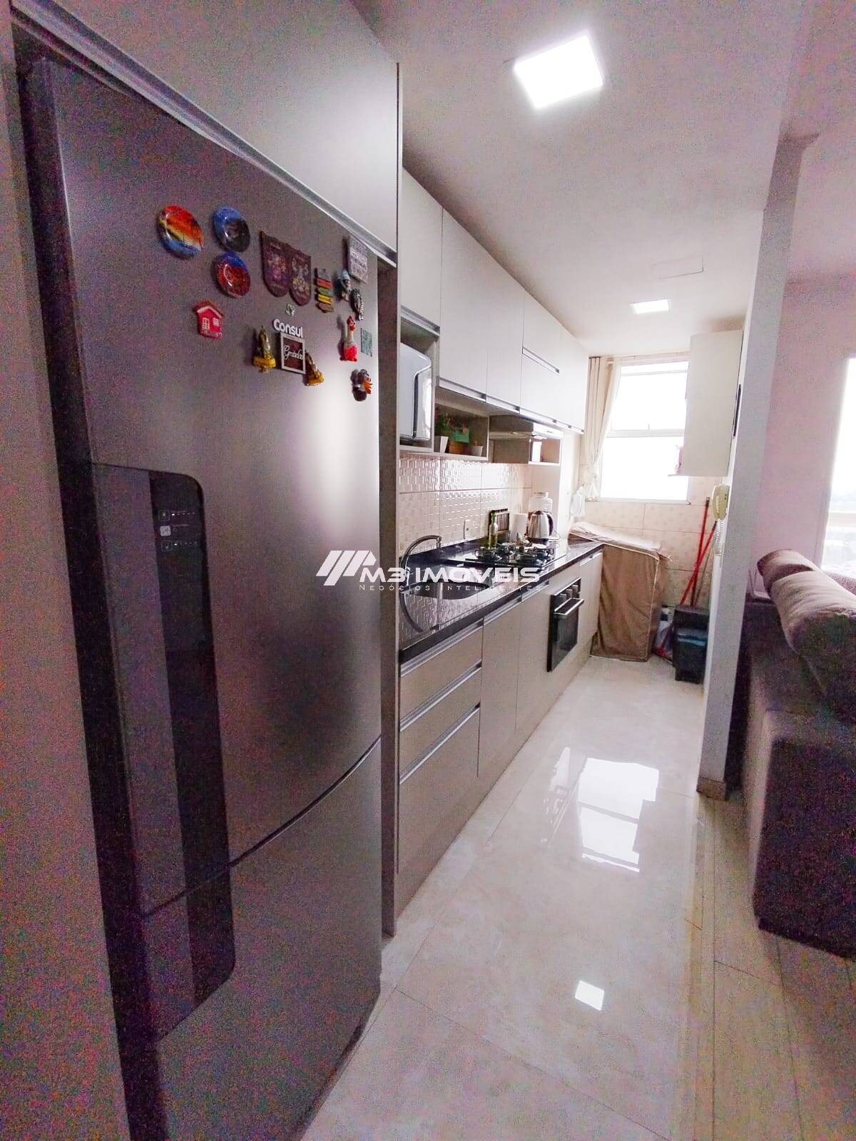 Apartamento semi-mobiliado no bairro De Lazzer, Empreendimento com Piscina — foto 2