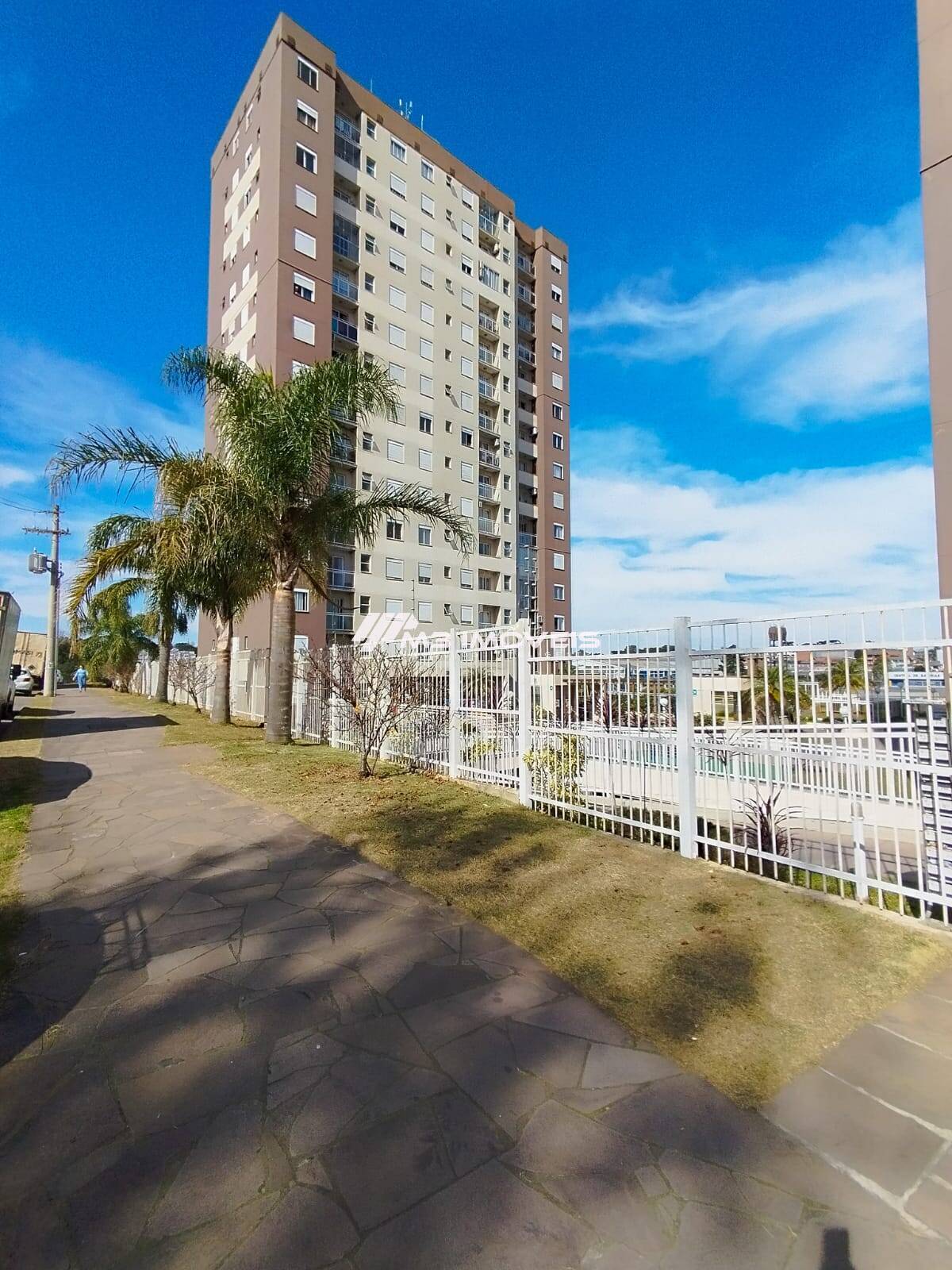 Apartamento semi-mobiliado no bairro De Lazzer, Empreendimento com Piscina — foto 9